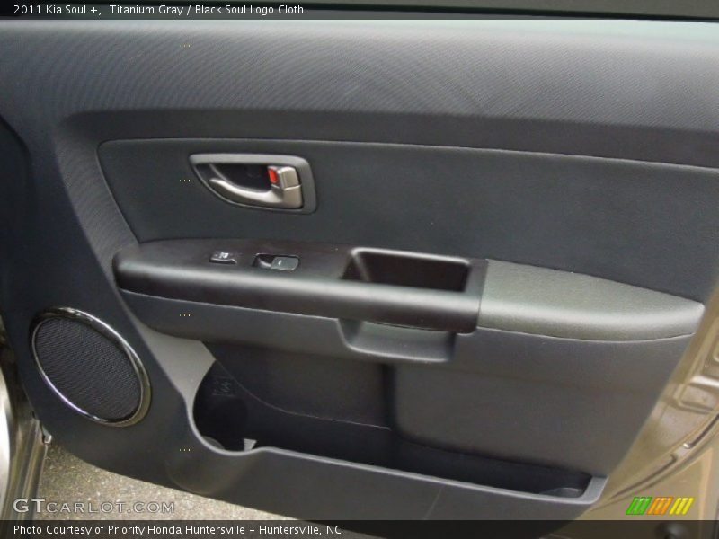Titanium Gray / Black Soul Logo Cloth 2011 Kia Soul +