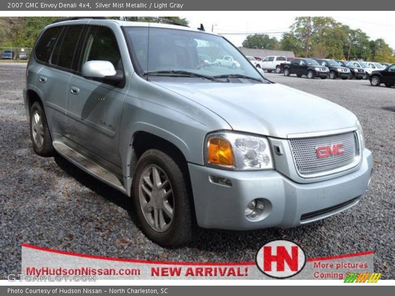 Silver Mist Metallic / Light Gray 2007 GMC Envoy Denali 4x4