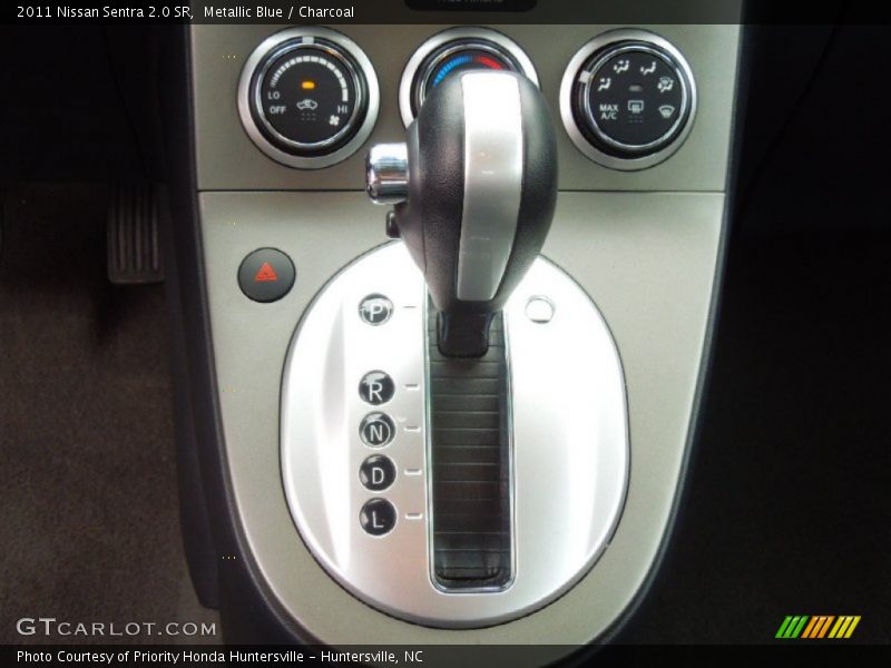 Metallic Blue / Charcoal 2011 Nissan Sentra 2.0 SR