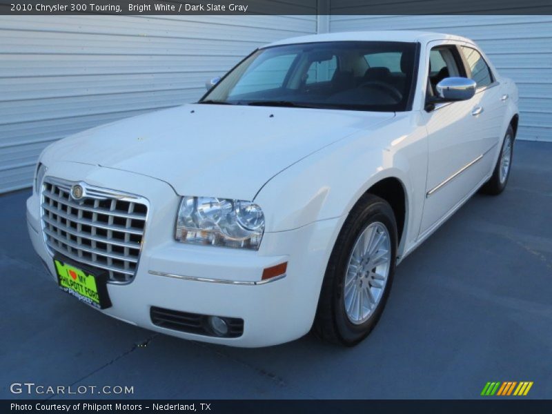 Bright White / Dark Slate Gray 2010 Chrysler 300 Touring