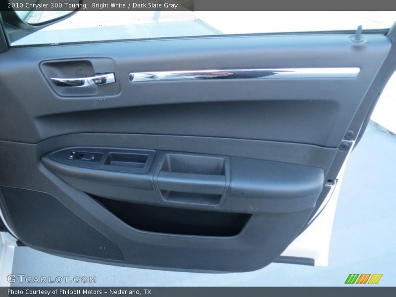 Bright White / Dark Slate Gray 2010 Chrysler 300 Touring