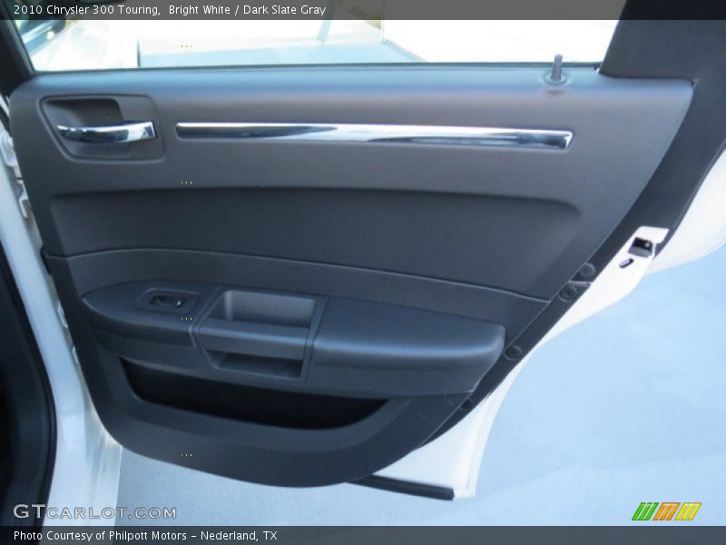 Bright White / Dark Slate Gray 2010 Chrysler 300 Touring