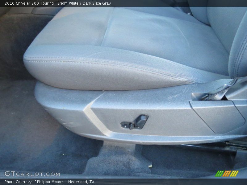 Bright White / Dark Slate Gray 2010 Chrysler 300 Touring