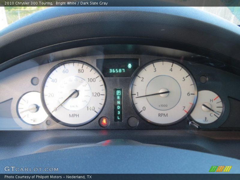 Bright White / Dark Slate Gray 2010 Chrysler 300 Touring