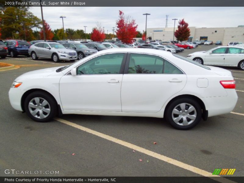 Super White / Bisque 2009 Toyota Camry LE