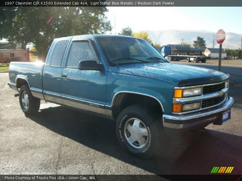 Front 3/4 View of 1997 C/K K1500 Extended Cab 4x4