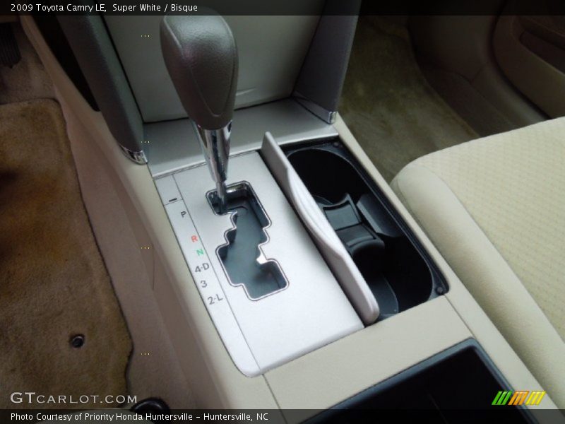 Super White / Bisque 2009 Toyota Camry LE