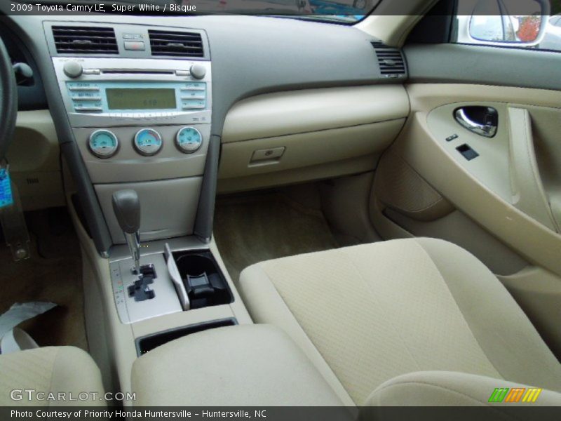 Super White / Bisque 2009 Toyota Camry LE