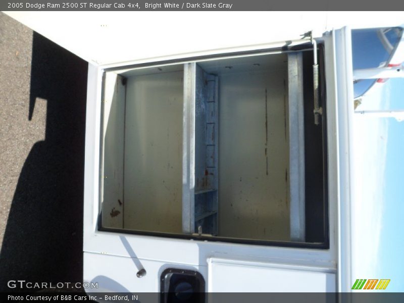 Bright White / Dark Slate Gray 2005 Dodge Ram 2500 ST Regular Cab 4x4