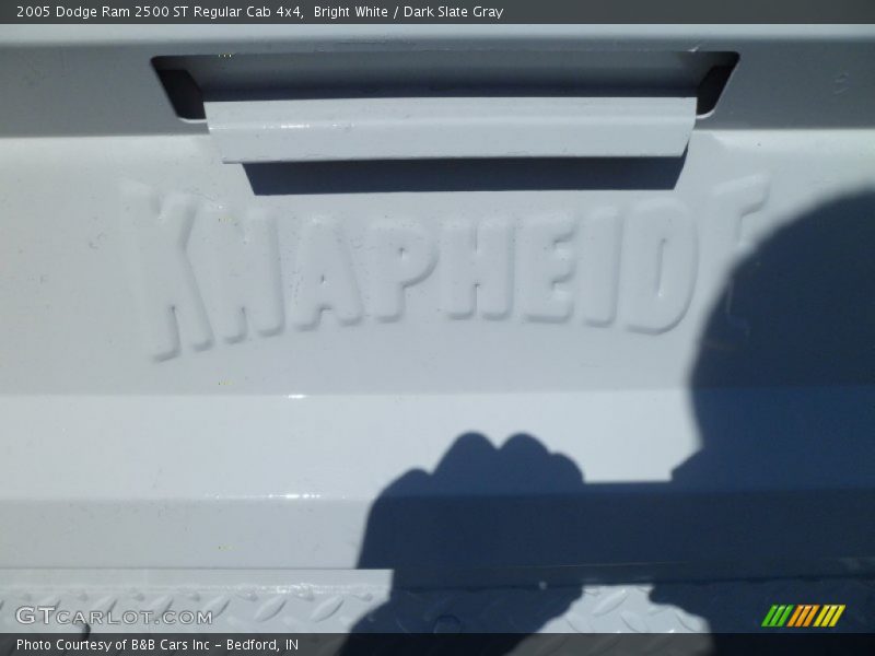 Bright White / Dark Slate Gray 2005 Dodge Ram 2500 ST Regular Cab 4x4