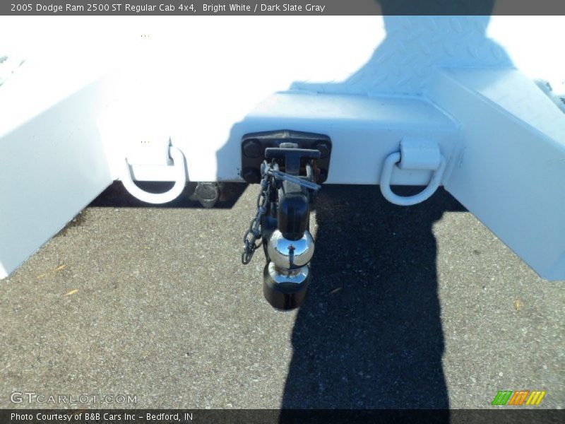 Bright White / Dark Slate Gray 2005 Dodge Ram 2500 ST Regular Cab 4x4