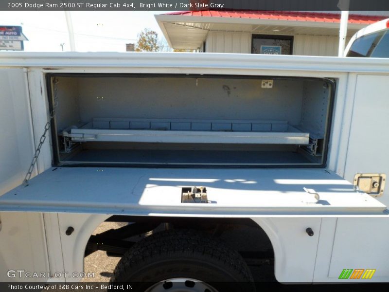 Bright White / Dark Slate Gray 2005 Dodge Ram 2500 ST Regular Cab 4x4