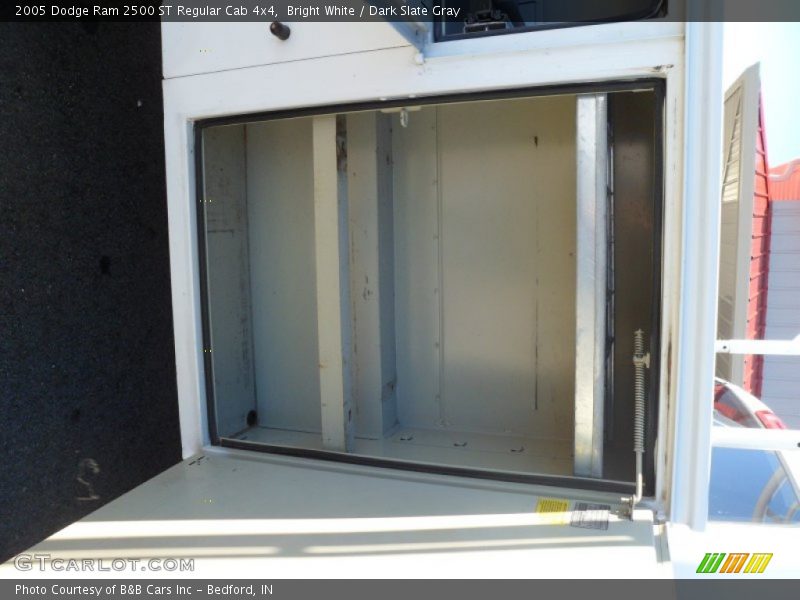 Bright White / Dark Slate Gray 2005 Dodge Ram 2500 ST Regular Cab 4x4