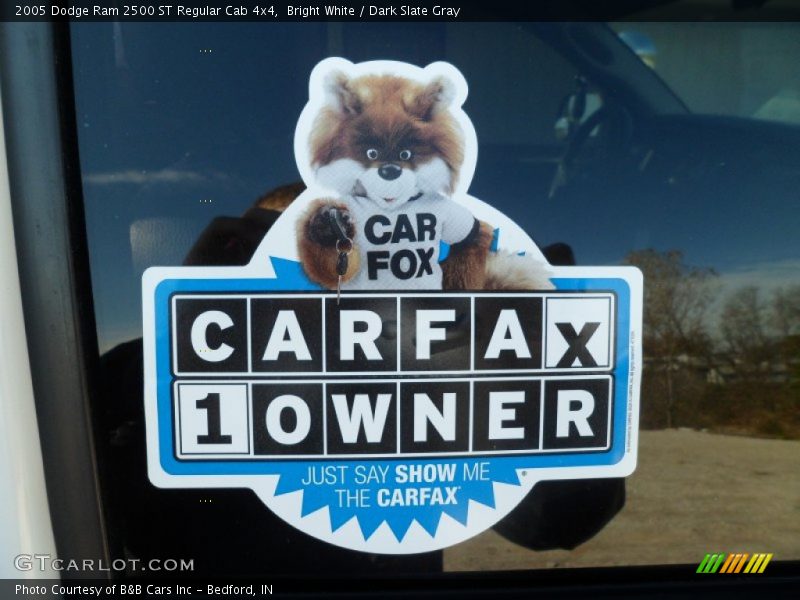 Bright White / Dark Slate Gray 2005 Dodge Ram 2500 ST Regular Cab 4x4