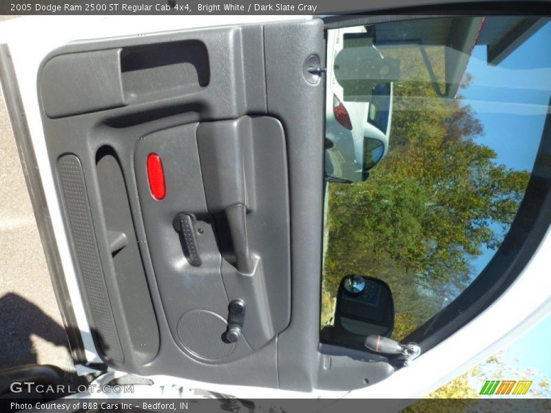 Bright White / Dark Slate Gray 2005 Dodge Ram 2500 ST Regular Cab 4x4