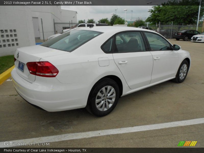 Candy White / Titan Black 2013 Volkswagen Passat 2.5L S