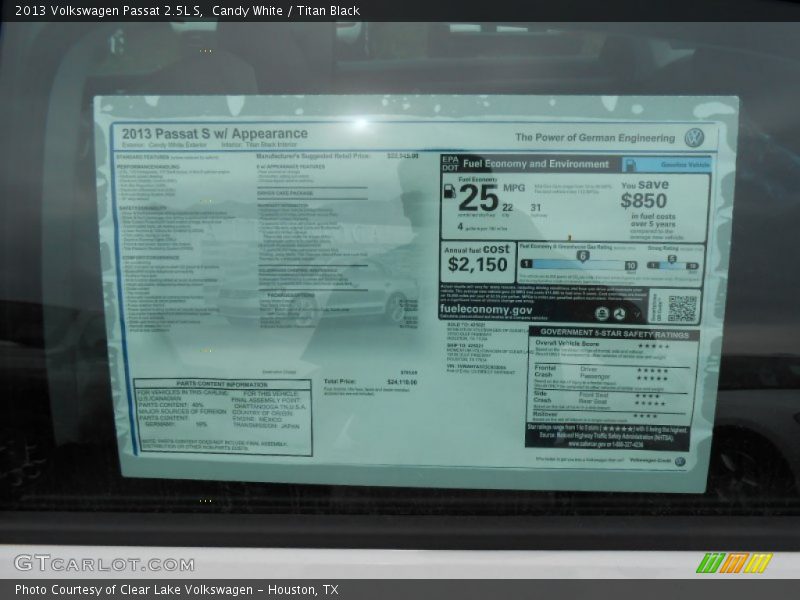Candy White / Titan Black 2013 Volkswagen Passat 2.5L S