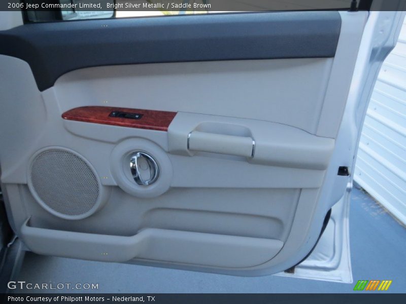 Door Panel of 2006 Commander Limited