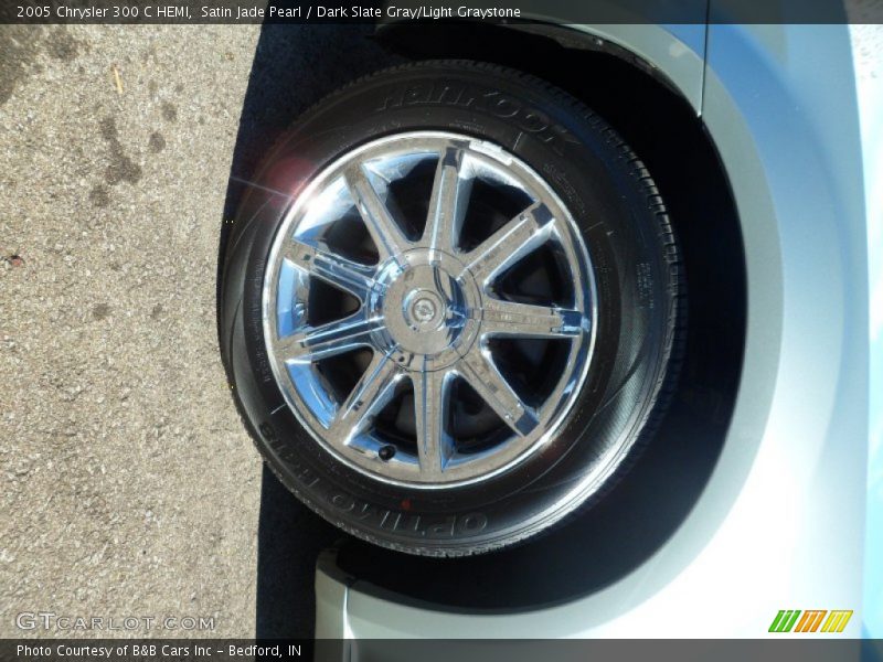 Satin Jade Pearl / Dark Slate Gray/Light Graystone 2005 Chrysler 300 C HEMI