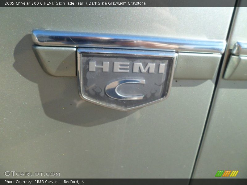 Satin Jade Pearl / Dark Slate Gray/Light Graystone 2005 Chrysler 300 C HEMI
