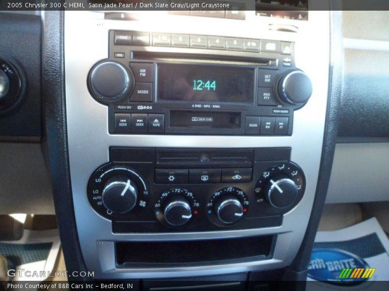 Controls of 2005 300 C HEMI