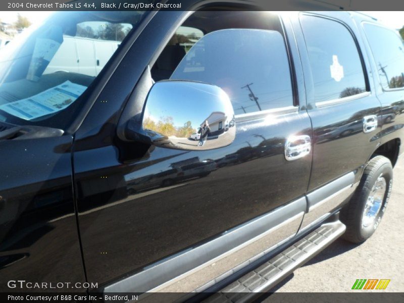 Black / Gray/Dark Charcoal 2004 Chevrolet Tahoe LS 4x4