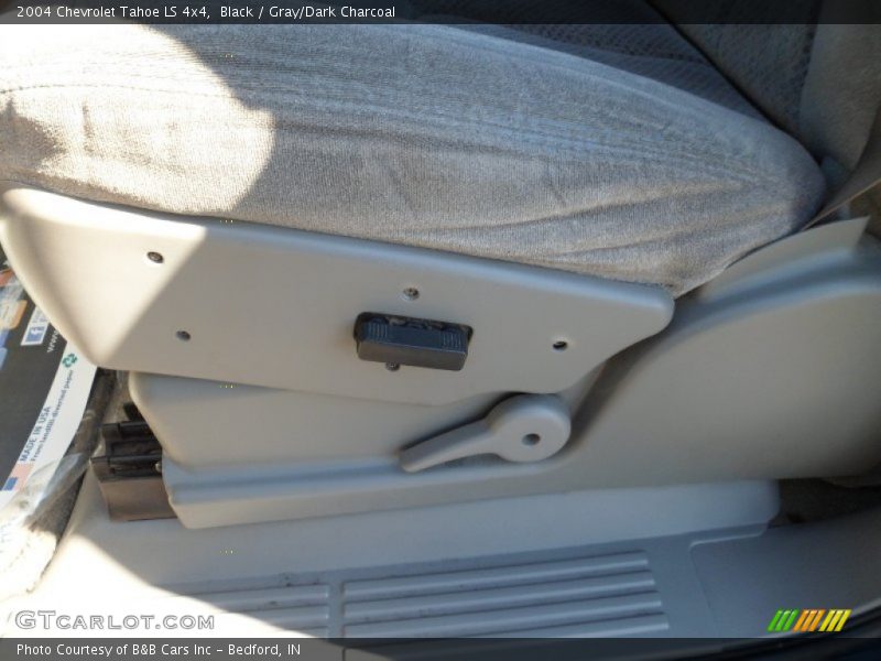Black / Gray/Dark Charcoal 2004 Chevrolet Tahoe LS 4x4