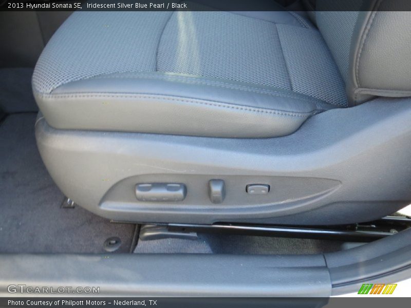 Iridescent Silver Blue Pearl / Black 2013 Hyundai Sonata SE
