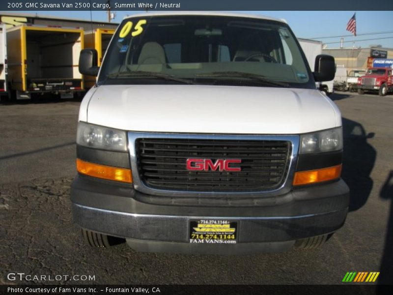 Summit White / Neutral 2005 GMC Savana Van 2500 Cargo
