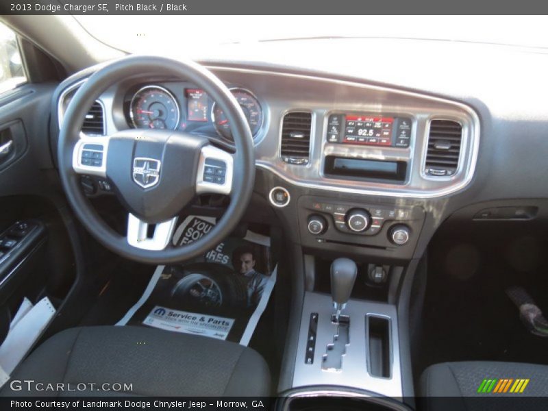 Pitch Black / Black 2013 Dodge Charger SE