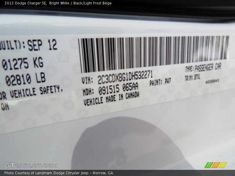 Bright White / Black/Light Frost Beige 2013 Dodge Charger SE