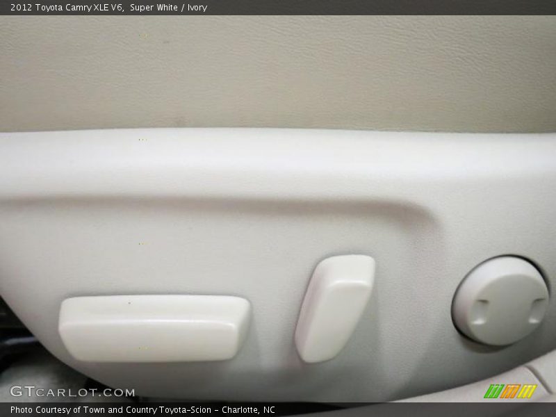 Super White / Ivory 2012 Toyota Camry XLE V6