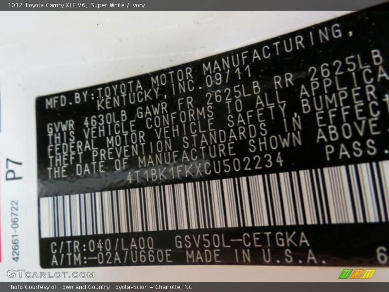 Super White / Ivory 2012 Toyota Camry XLE V6