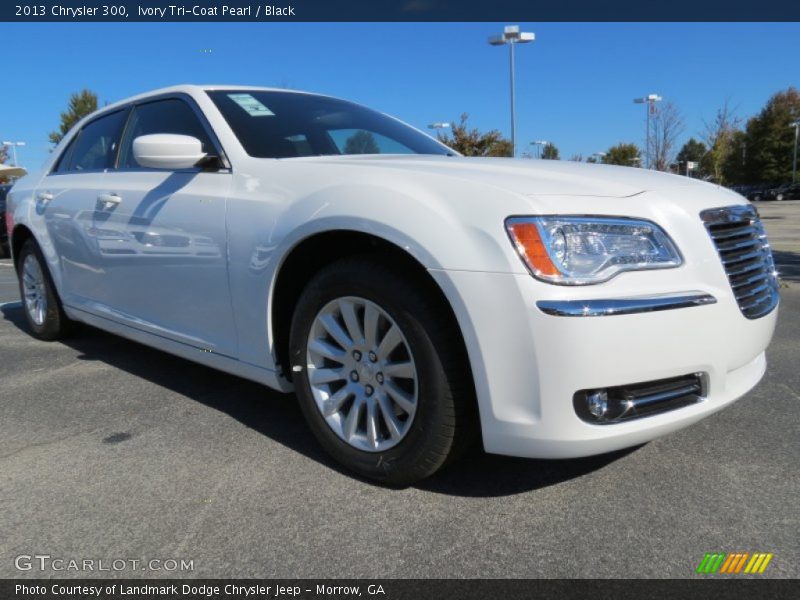 Ivory Tri-Coat Pearl / Black 2013 Chrysler 300