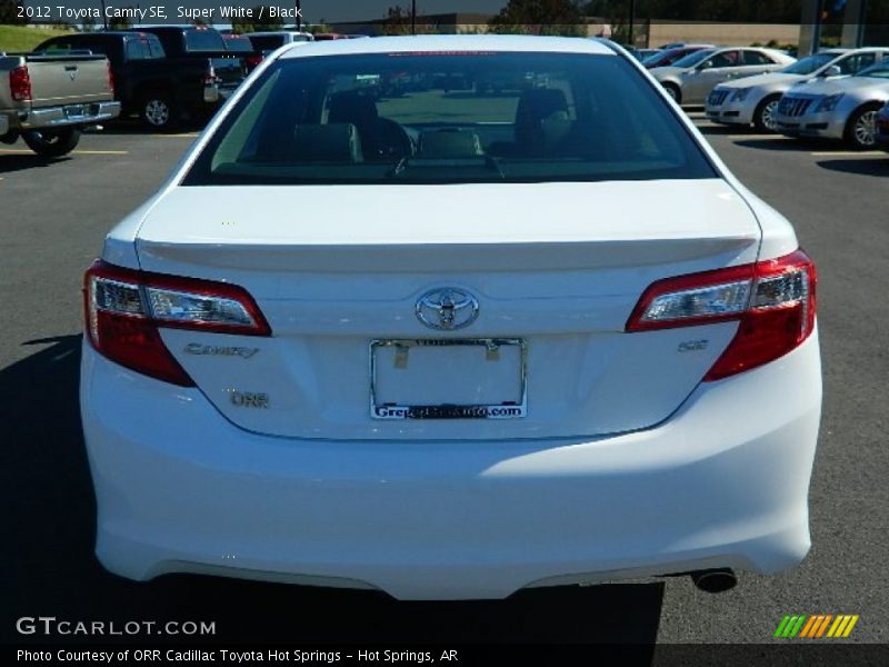 Super White / Black 2012 Toyota Camry SE
