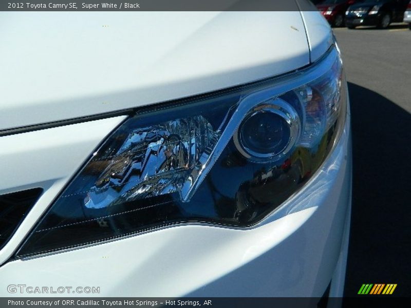 Super White / Black 2012 Toyota Camry SE