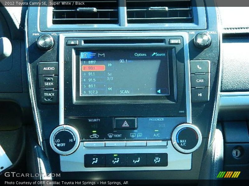 Super White / Black 2012 Toyota Camry SE