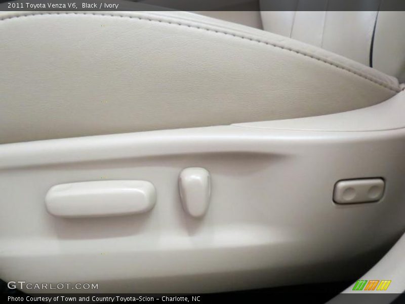 Black / Ivory 2011 Toyota Venza V6