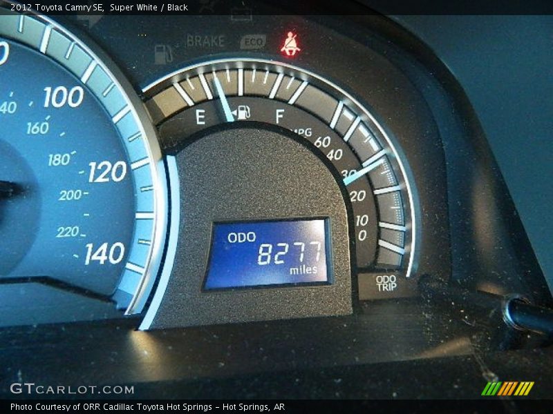 Super White / Black 2012 Toyota Camry SE