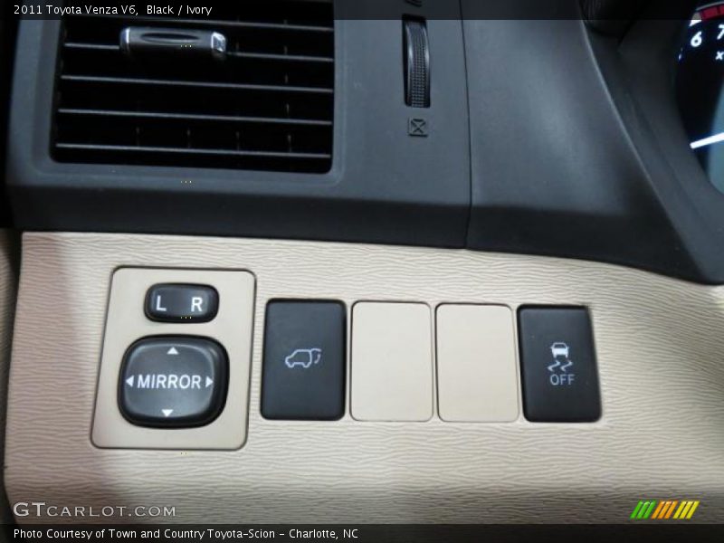 Black / Ivory 2011 Toyota Venza V6