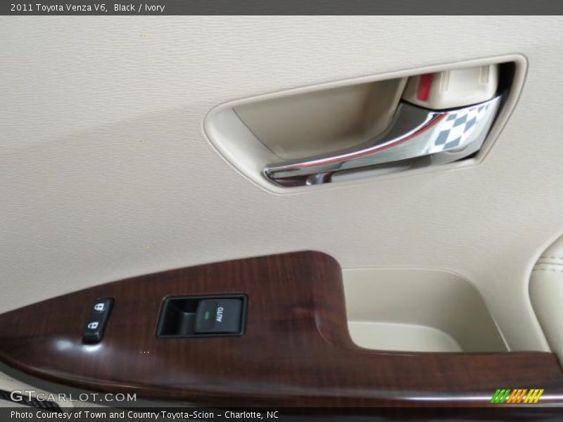 Black / Ivory 2011 Toyota Venza V6