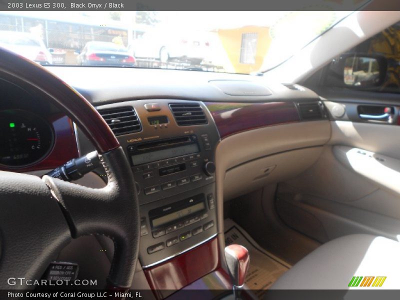 Black Onyx / Black 2003 Lexus ES 300