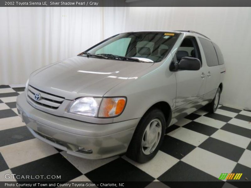 Silver Shadow Pearl / Gray 2002 Toyota Sienna LE