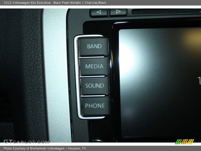 Black Pearl Metallic / Charcoal/Black 2013 Volkswagen Eos Executive