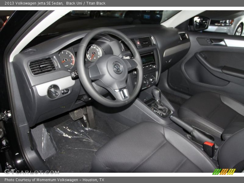 Black Uni / Titan Black 2013 Volkswagen Jetta SE Sedan