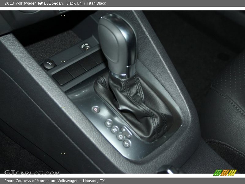 Black Uni / Titan Black 2013 Volkswagen Jetta SE Sedan