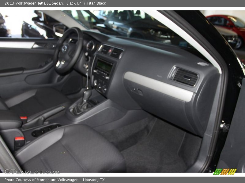 Black Uni / Titan Black 2013 Volkswagen Jetta SE Sedan