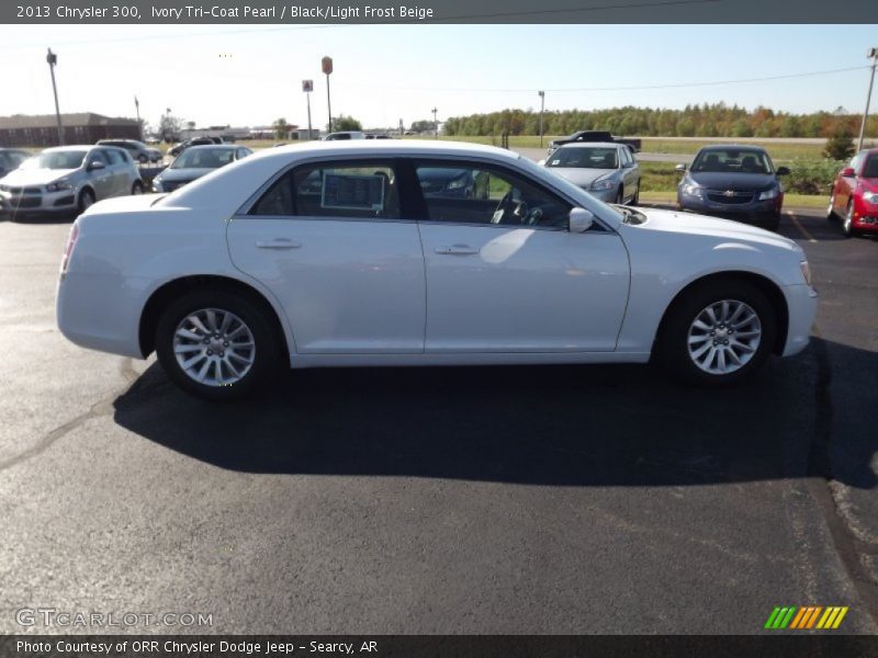 Ivory Tri-Coat Pearl / Black/Light Frost Beige 2013 Chrysler 300