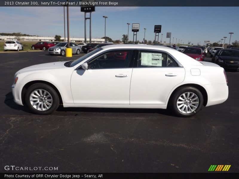 Ivory Tri-Coat Pearl / Black/Light Frost Beige 2013 Chrysler 300