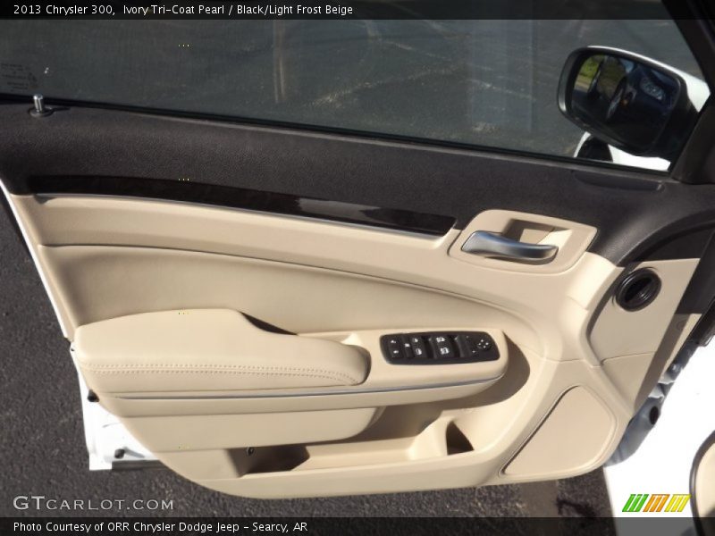 Ivory Tri-Coat Pearl / Black/Light Frost Beige 2013 Chrysler 300